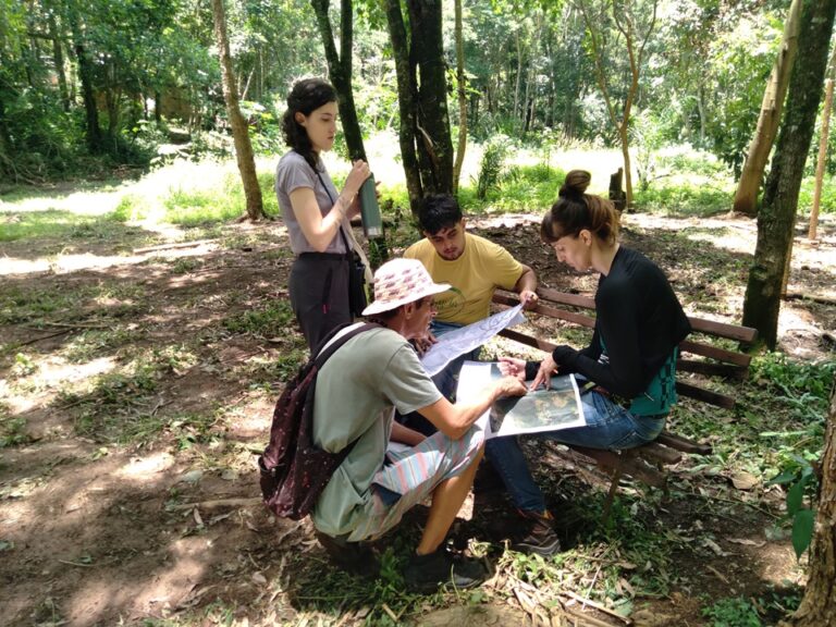 Educador e indigenista Adriano Sampanio e equipe des especialistas da Guajava Arquitetura da Paisagem e Urbanismo